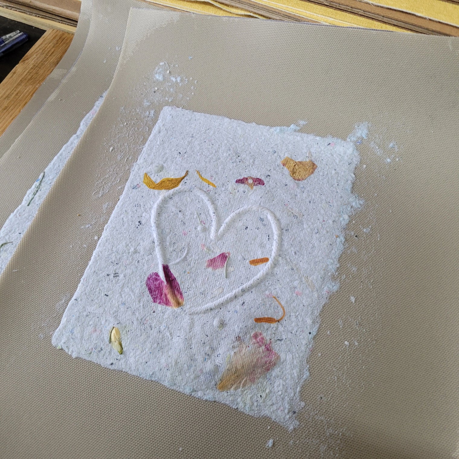 Craft and creative recycled papermaking workshop - Upcycling - 5 hours