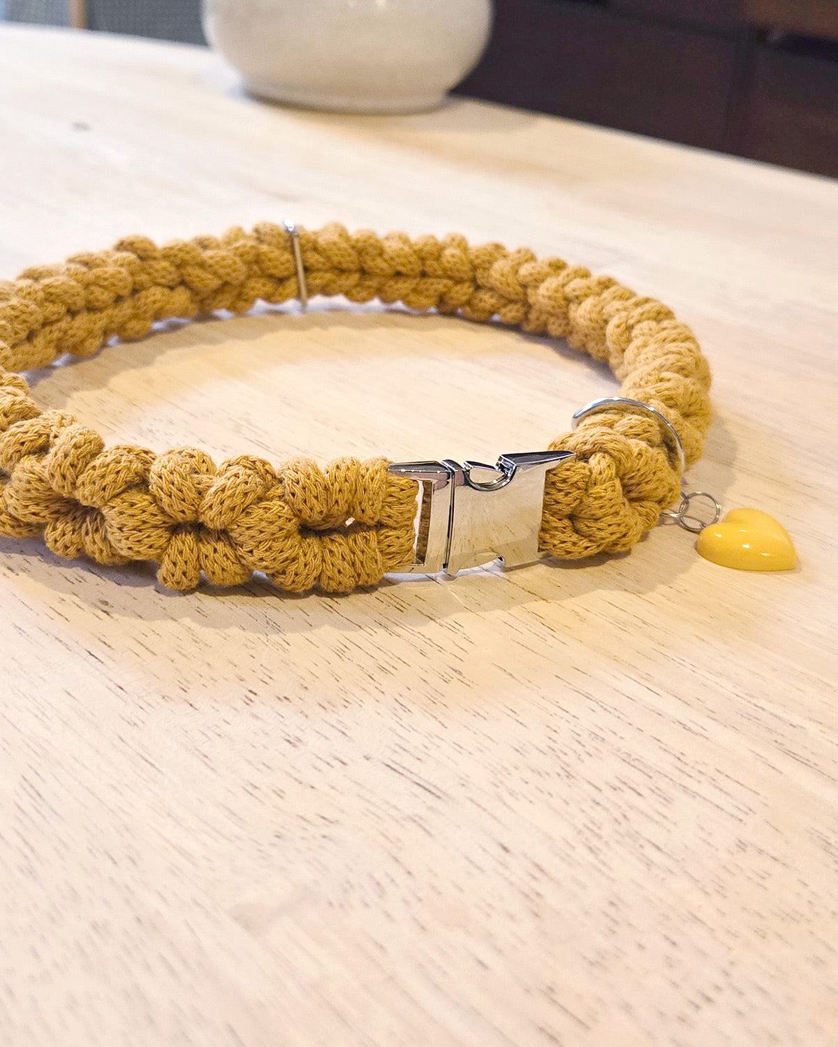 Coffret créatif – Fabrication d’un collier pour chien personnalisé en macramé