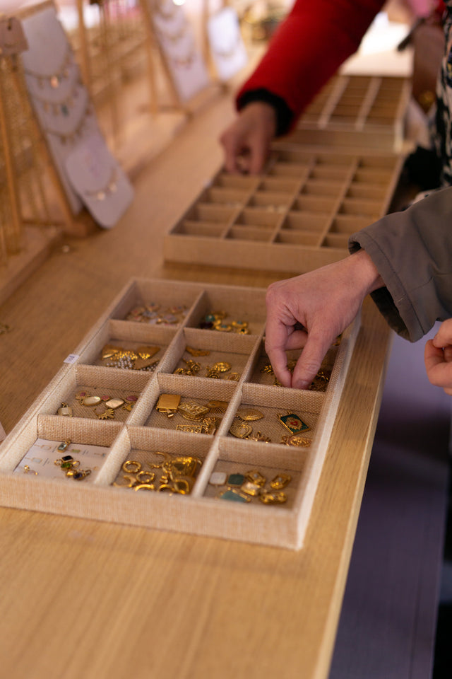 Atelier fabrique ton bijou à breloques- bar à bijoux -sur réservation 2 à 3h