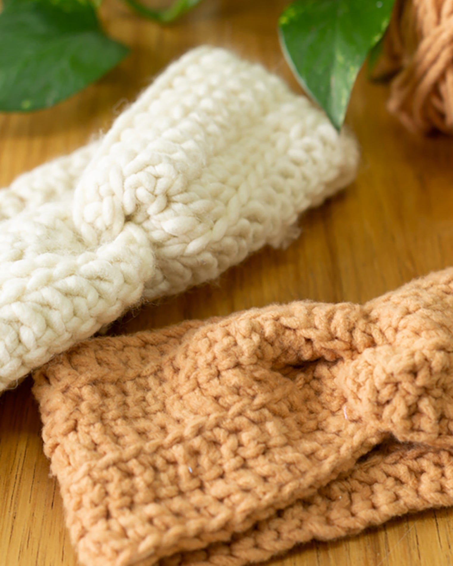 Introductory crochet workshop and making a personalized wool headband 5 hours.