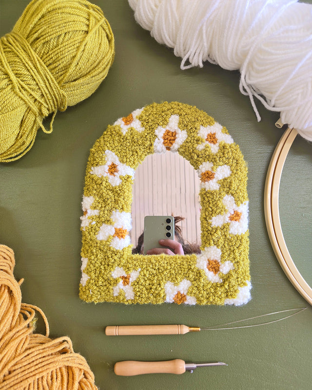 Atelier de groupe privé sur demande - Atelier de punch needle - Création d'un miroir personnalisé en punch needle- 4h