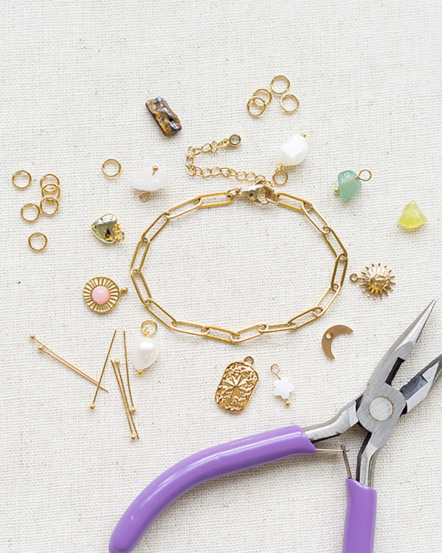 Atelier fabrique ton bijou à breloques- bar à bijoux -sur réservation 2 à 3h