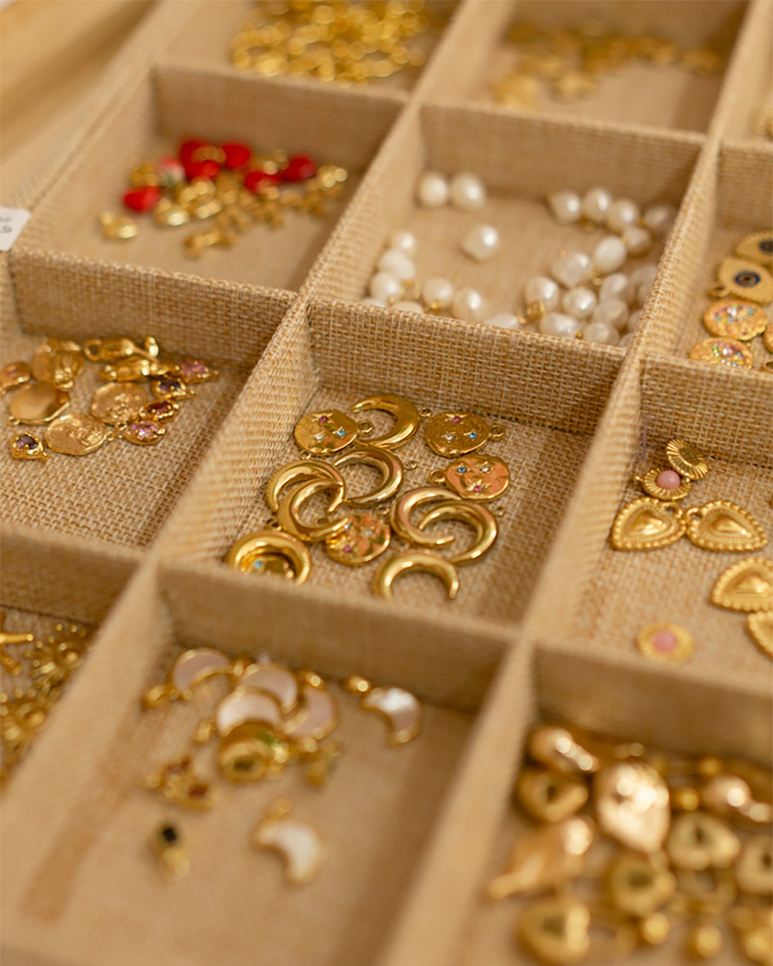 Atelier fabrique ton bijou à breloques- bar à bijoux -sur réservation 2 à 3h