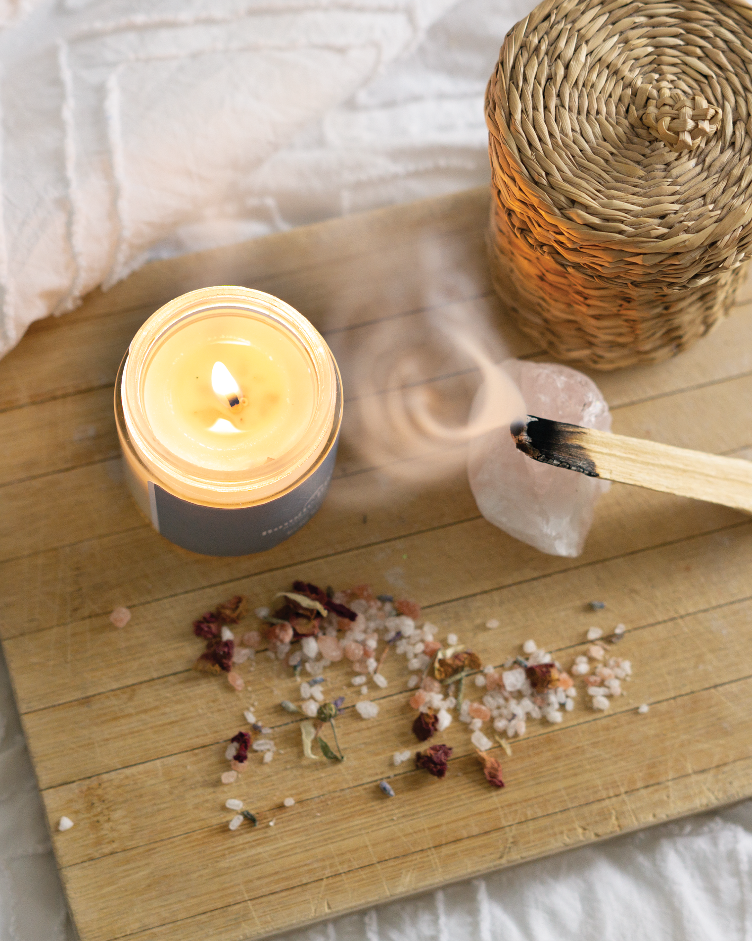 Coffret cadeau, kit cadeau, ensemble cadeau, cadeau pour elle, kit détente, kit de relaxation, sel de bain, sauge, santo palo, quartz, bougie