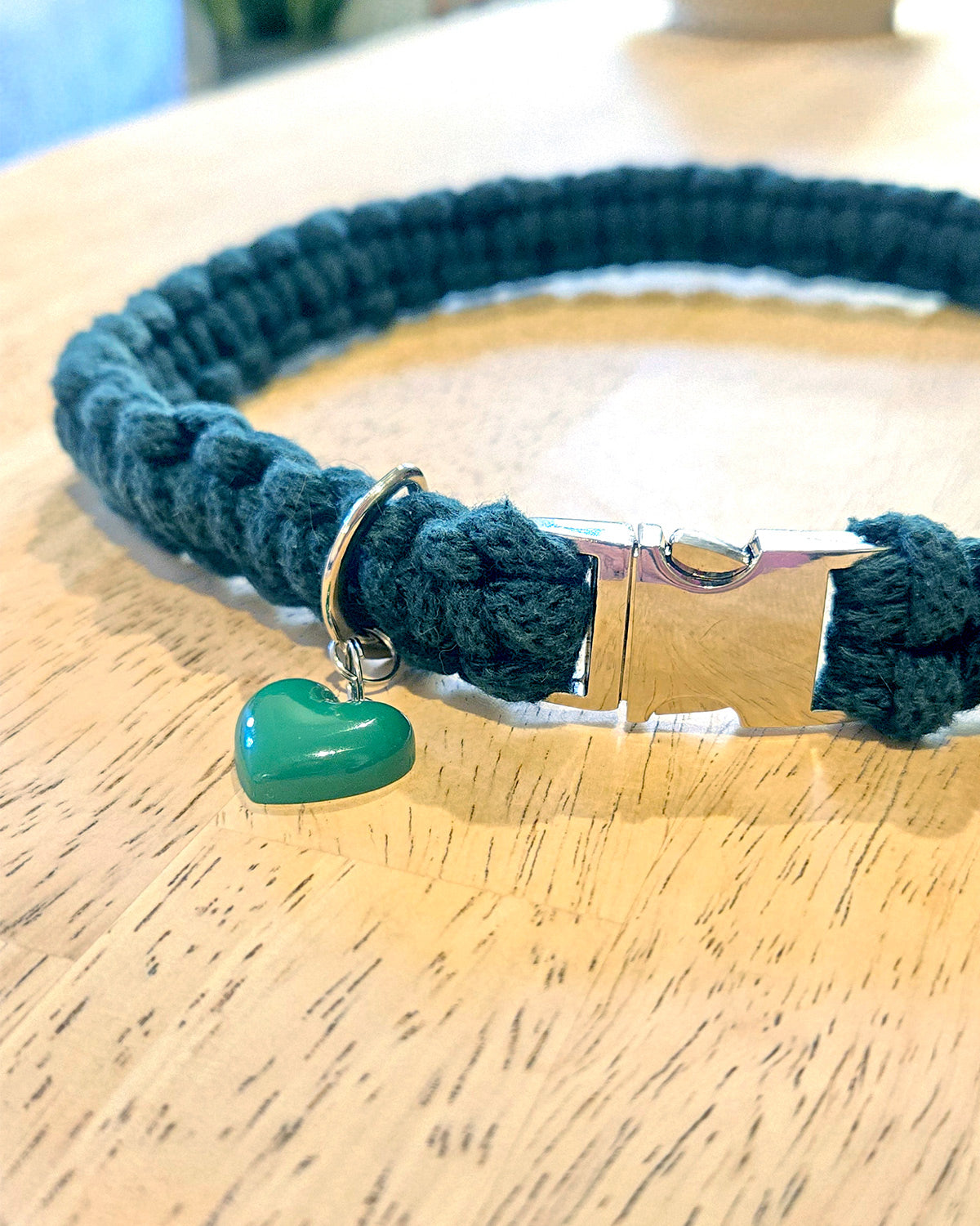 Coffret créatif – Fabrication d’un collier pour chien personnalisé en macramé