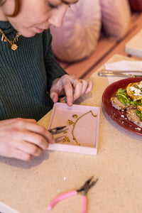 Atelier fabrique ton bijou à breloques-  bar à bijoux -sur réservation 2 à 3h